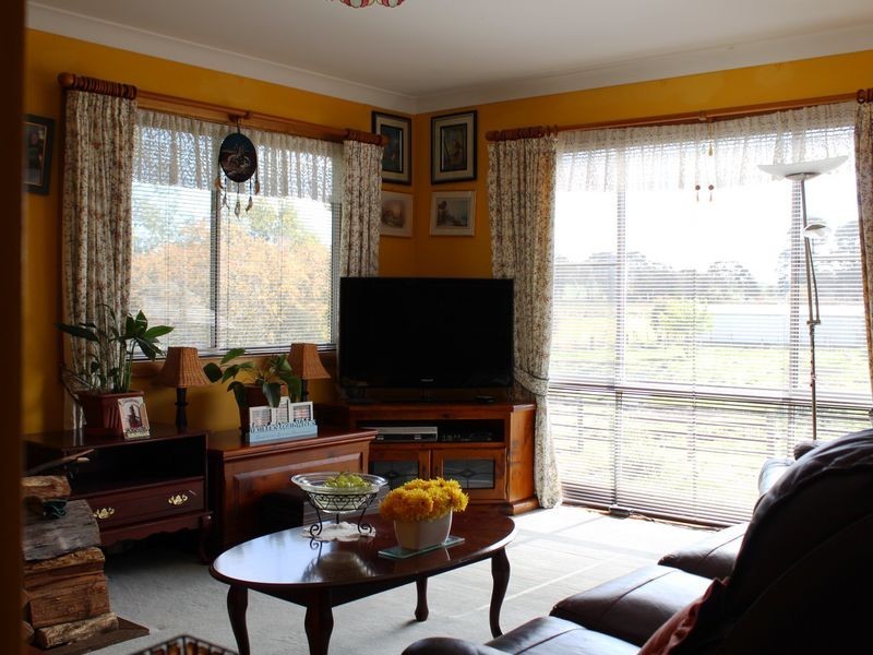 12 Moredun Road, Ben Lomond NSW 2365