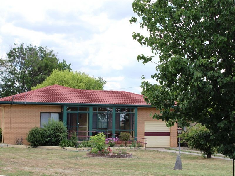 245 Meade Street, Glen Innes NSW 2370