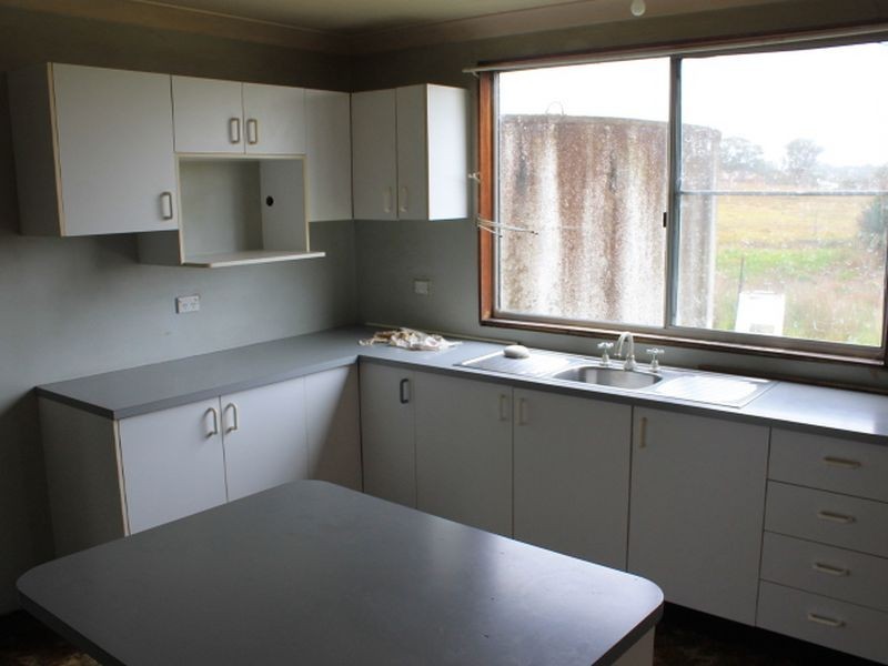12 Potter Ave, Emmaville NSW 2371
