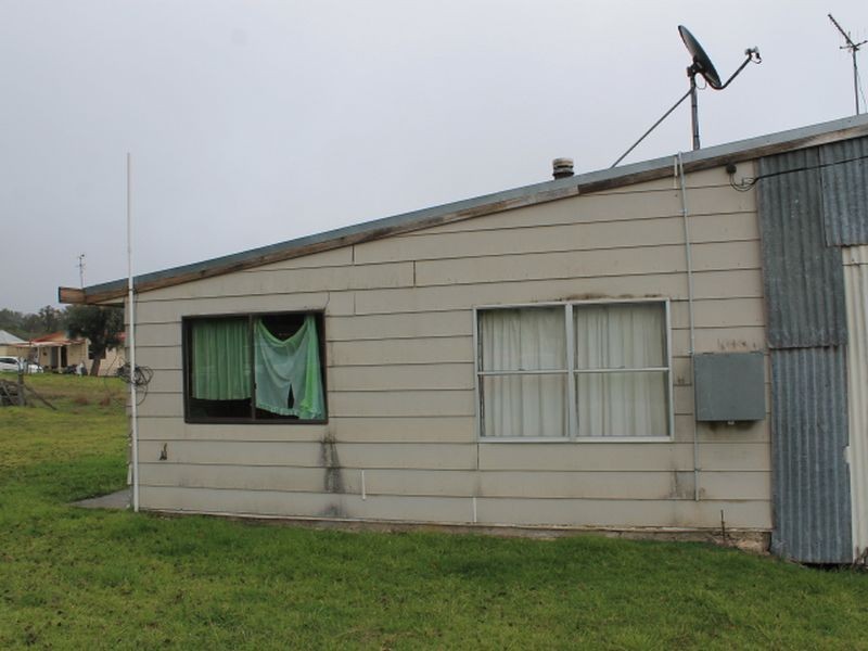 12 Potter Ave, Emmaville NSW 2371