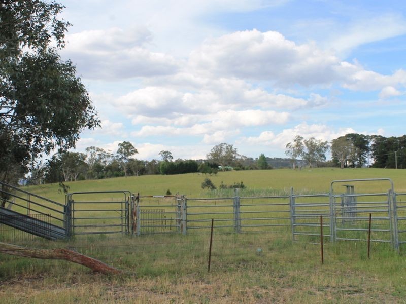 151 Whitmore Rd, Glen Innes NSW 2370