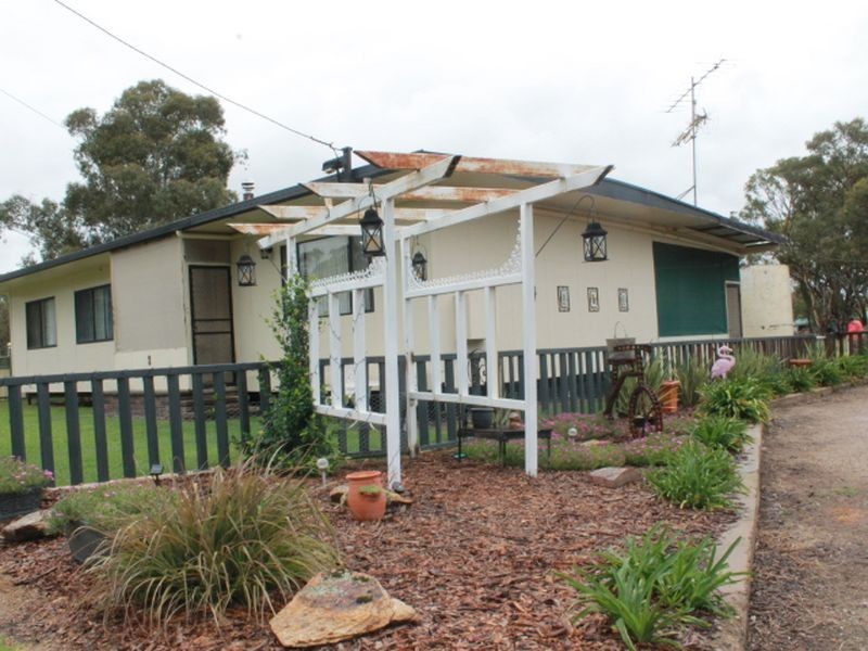 35 Moore Street, Emmaville NSW 2371
