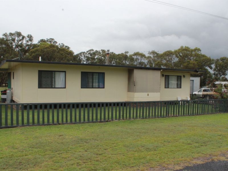 35 Moore Street, Emmaville NSW 2371