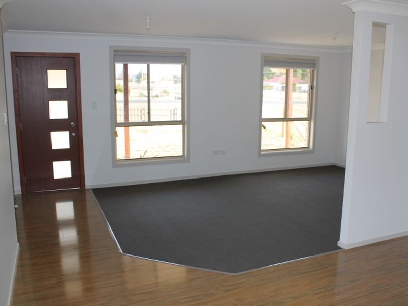 8 Camp St, Glencoe NSW 2365