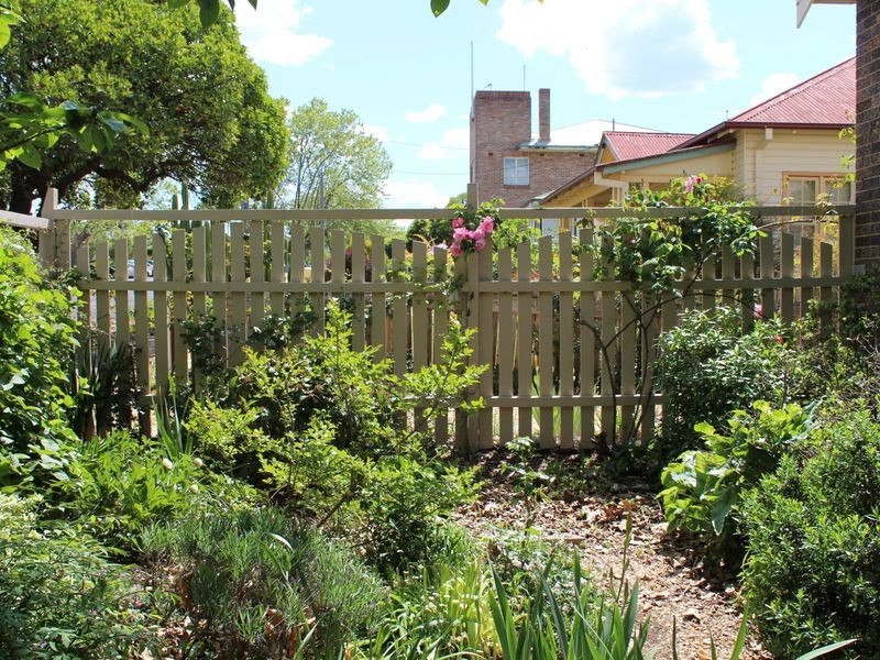 112 Bourke Street, Glen Innes NSW 2370