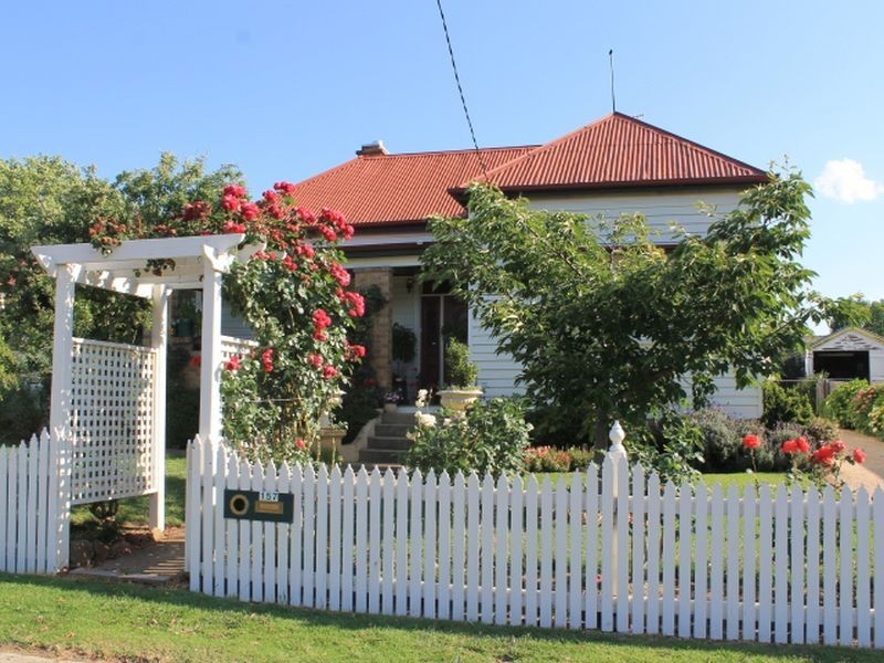 157 Meade Street, Glen Innes NSW 2370