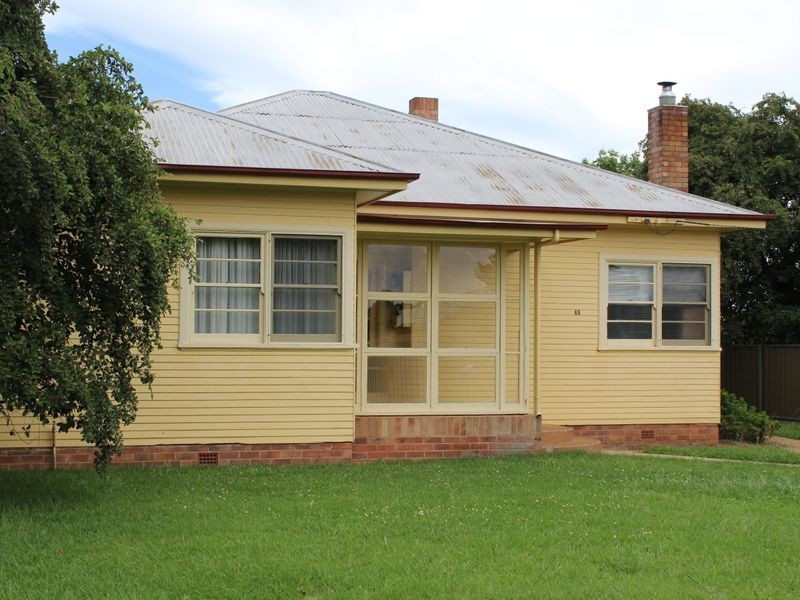 68 Railway Street, Glen Innes NSW 2370