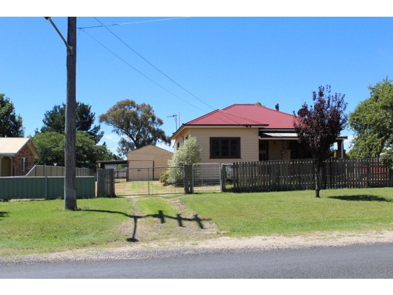 74 Lang Street, Glen Innes NSW 2370