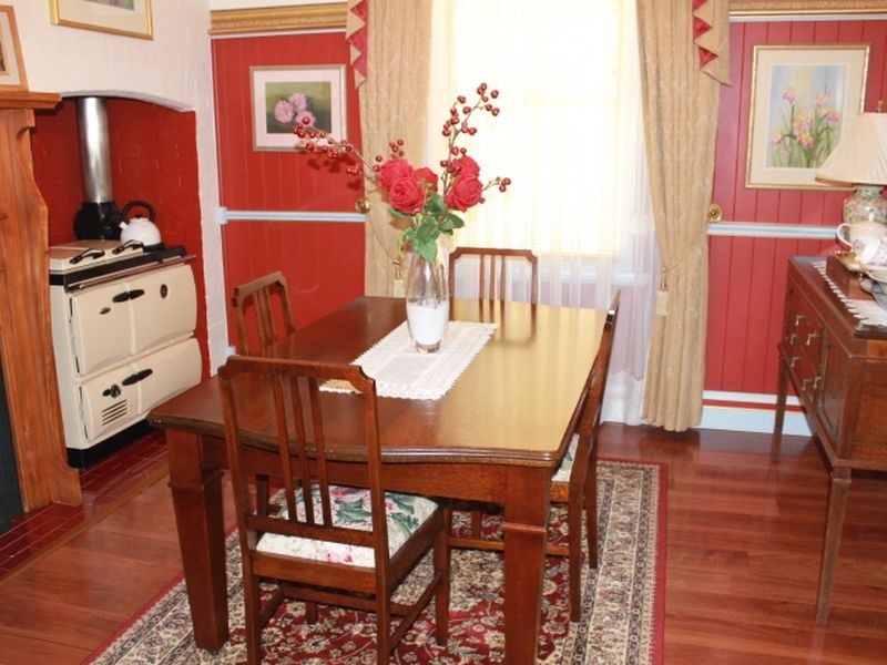 - Meade Street, Glen Innes NSW 2370