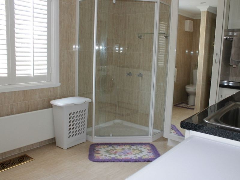 - Meade Street, Glen Innes NSW 2370