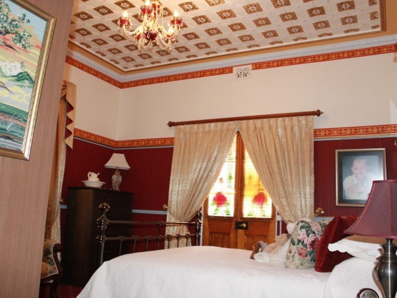 - Meade Street, Glen Innes NSW 2370