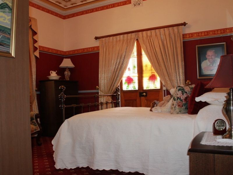 - Meade Street, Glen Innes NSW 2370