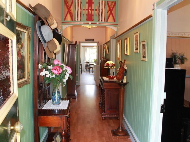 - Meade Street, Glen Innes NSW 2370