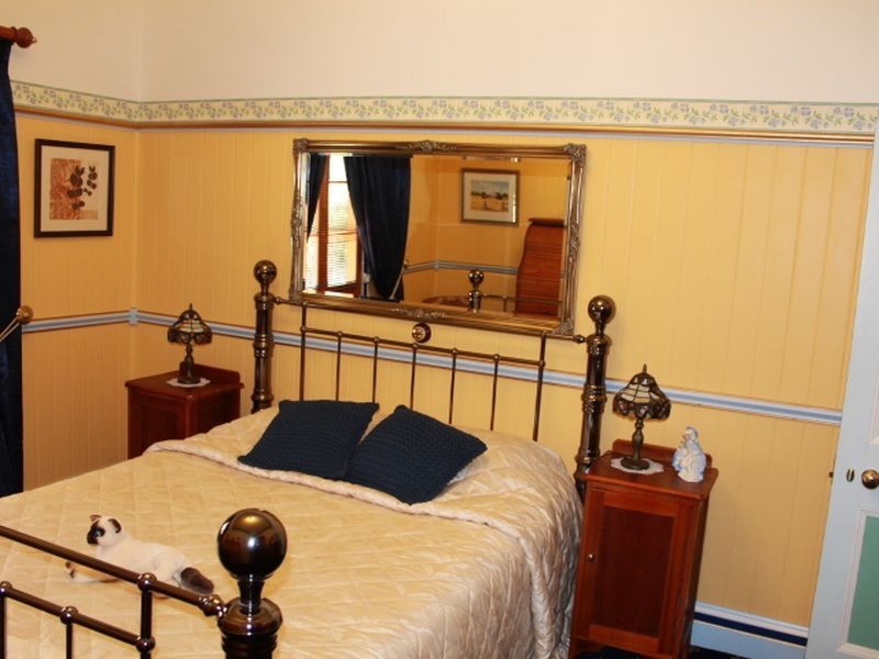 - Meade Street, Glen Innes NSW 2370