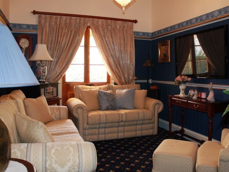 - Meade Street, Glen Innes NSW 2370