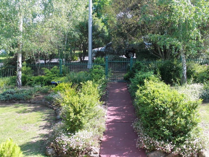 - Meade Street, Glen Innes NSW 2370