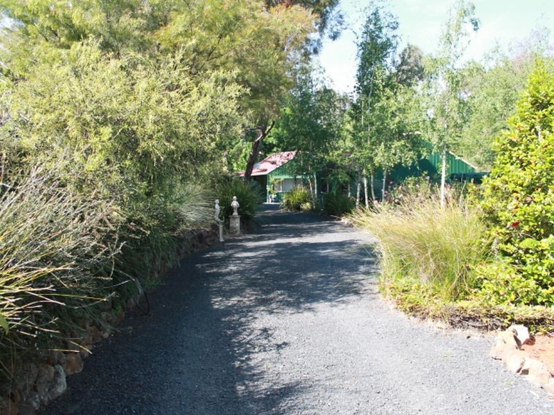 - Meade Street, Glen Innes NSW 2370