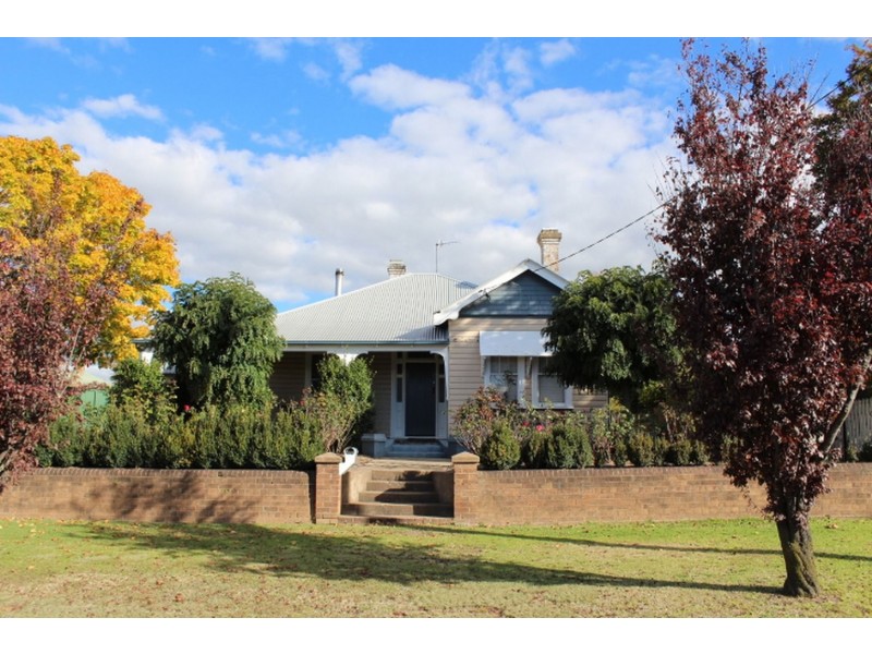 69 Meade Street, Glen Innes NSW 2370
