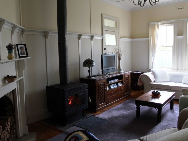 69 Meade Street, Glen Innes NSW 2370