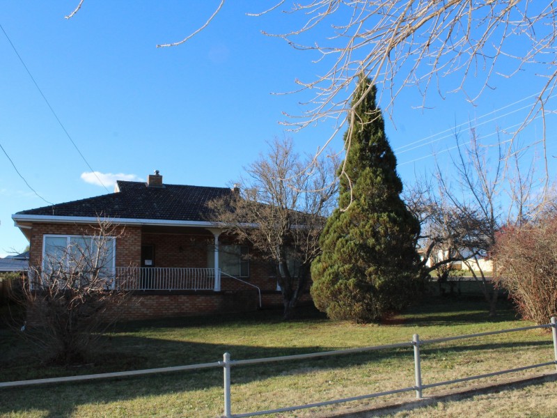 70 Oliver Street, Glen Innes NSW 2370