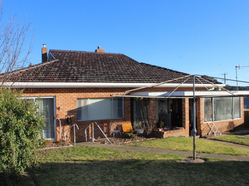 70 Oliver Street, Glen Innes NSW 2370