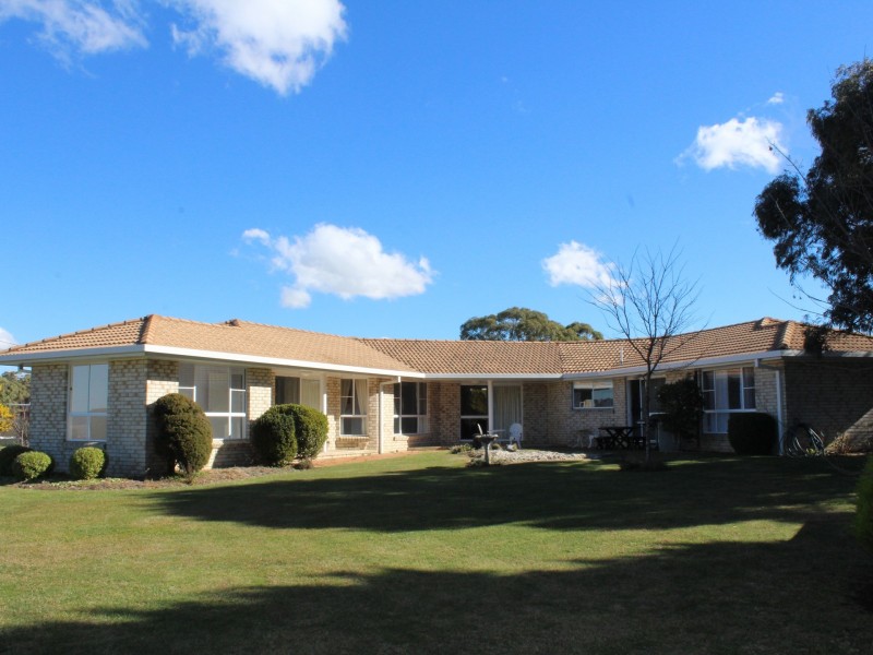 39 Robinson Avenue, Glen Innes NSW 2370