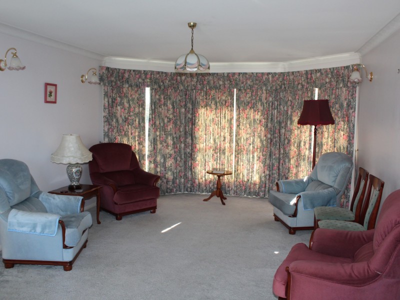 39 Robinson Avenue, Glen Innes NSW 2370