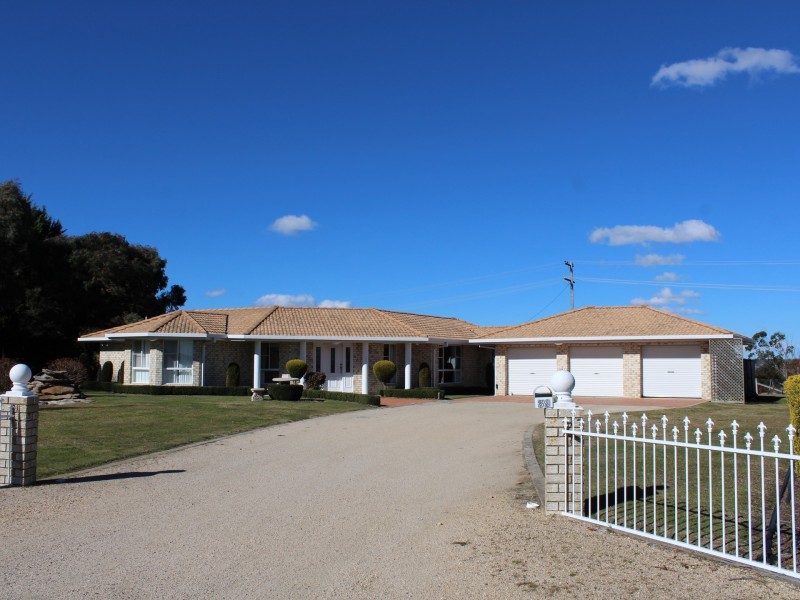 39 Robinson Avenue, Glen Innes NSW 2370