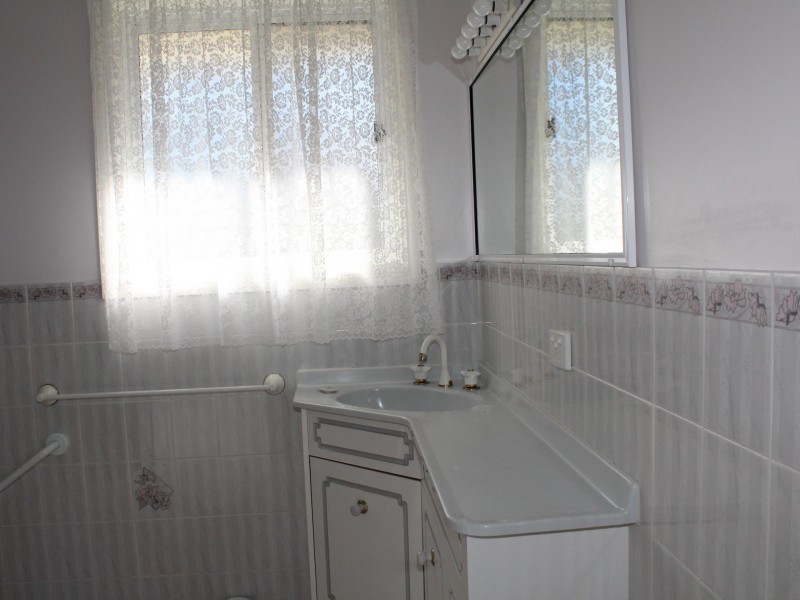 39 Robinson Avenue, Glen Innes NSW 2370