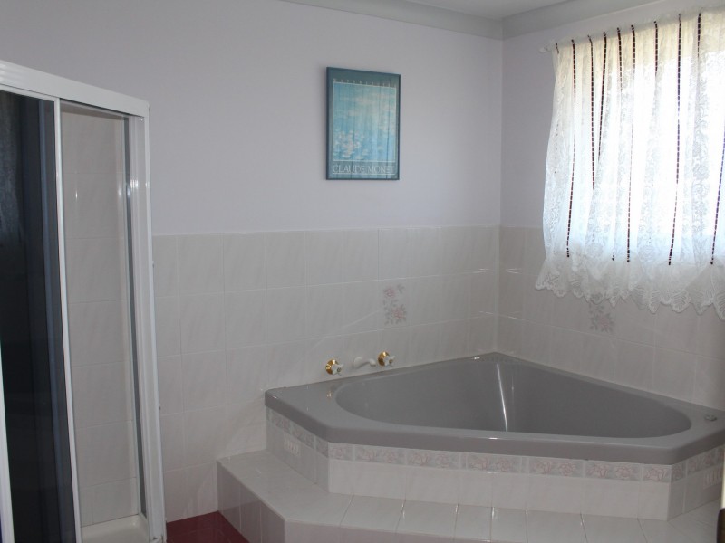 39 Robinson Avenue, Glen Innes NSW 2370