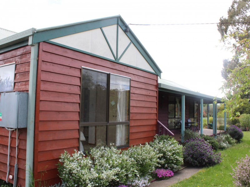 12 McIntyre Street, Glen Innes NSW 2370
