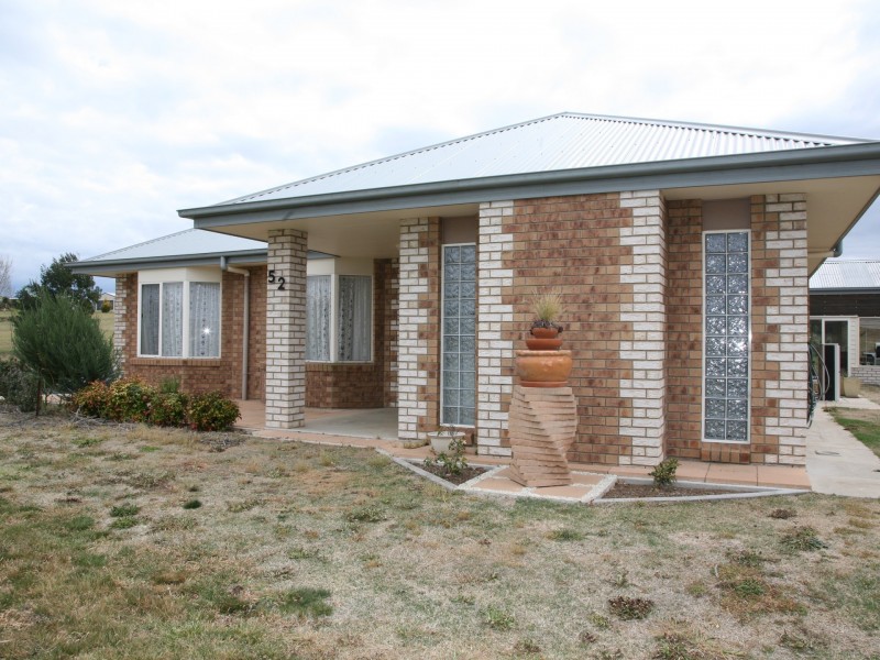 52 Galloway Place, Glen Innes NSW 2370