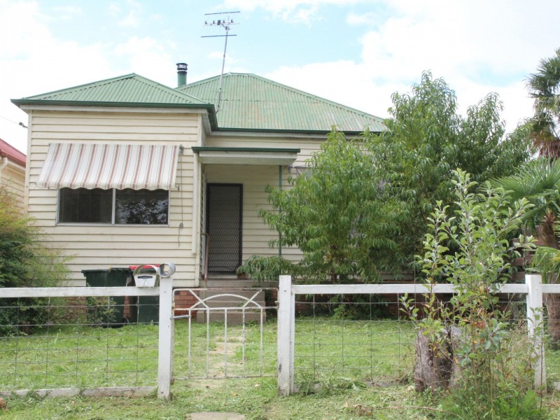 7 East Avenue, Glen Innes NSW 2370