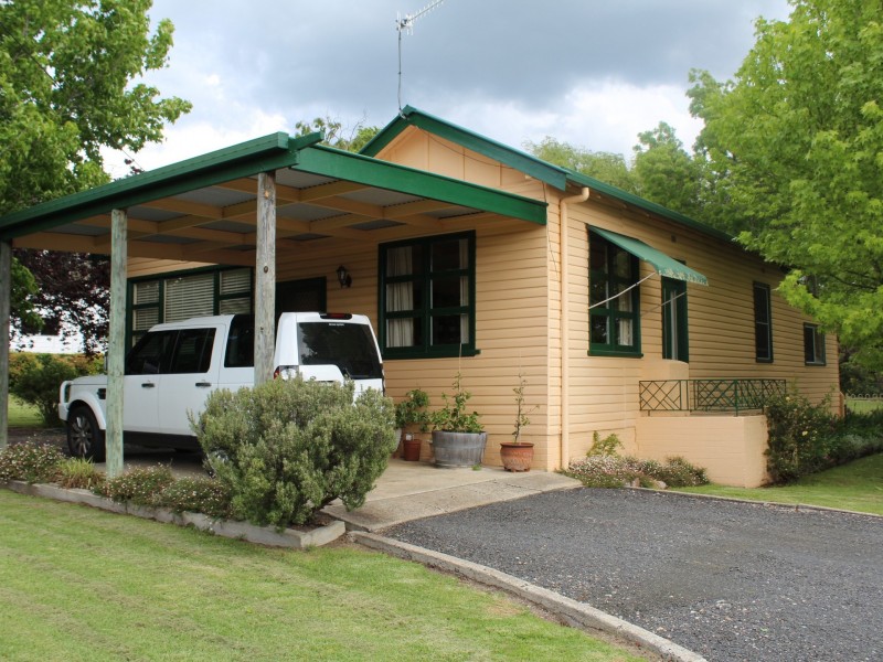 259 Meade Street, Glen Innes NSW 2370