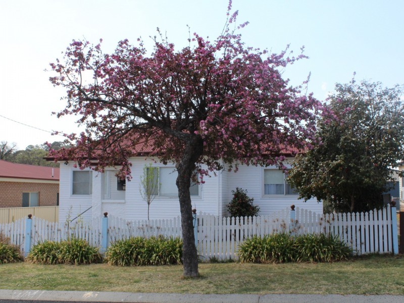 35 Pitt Street, Glen Innes NSW 2370