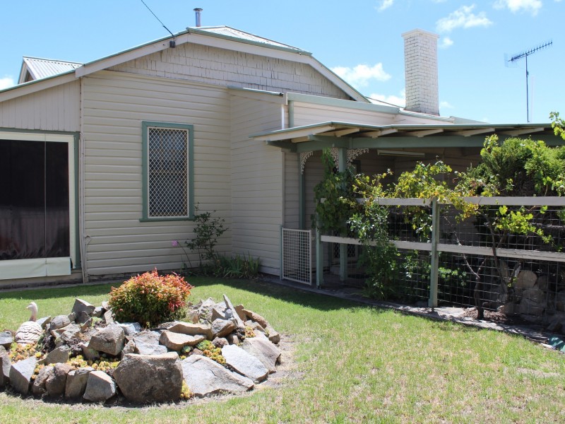 54 Tenterfield Street, DEEPWATER, Glen Innes NSW 2370