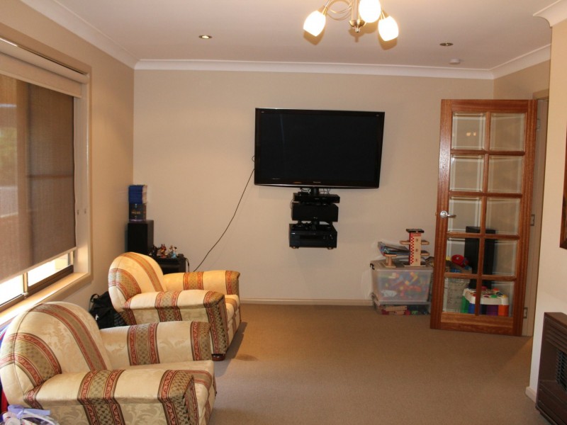 33 Lindsay Avenue, Glen Innes NSW 2370
