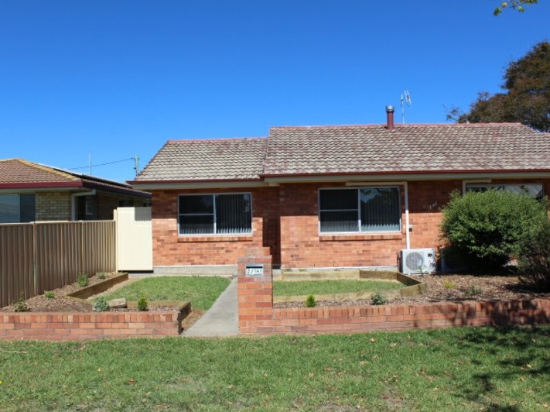 2/141 Lang Street, Glen Innes NSW 2370
