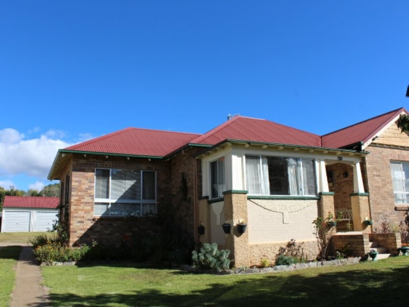 213 Meade Street, Glen Innes NSW 2370