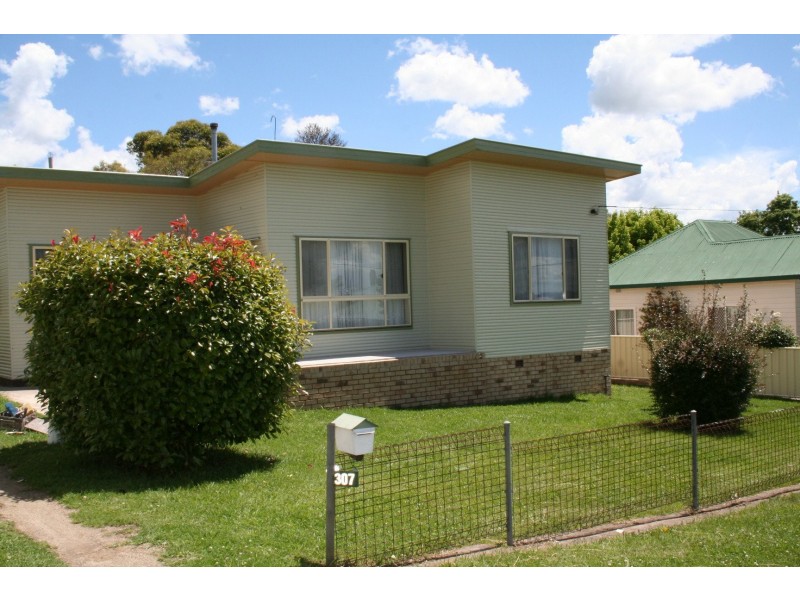 307 Bourke Street, Glen Innes NSW 2370