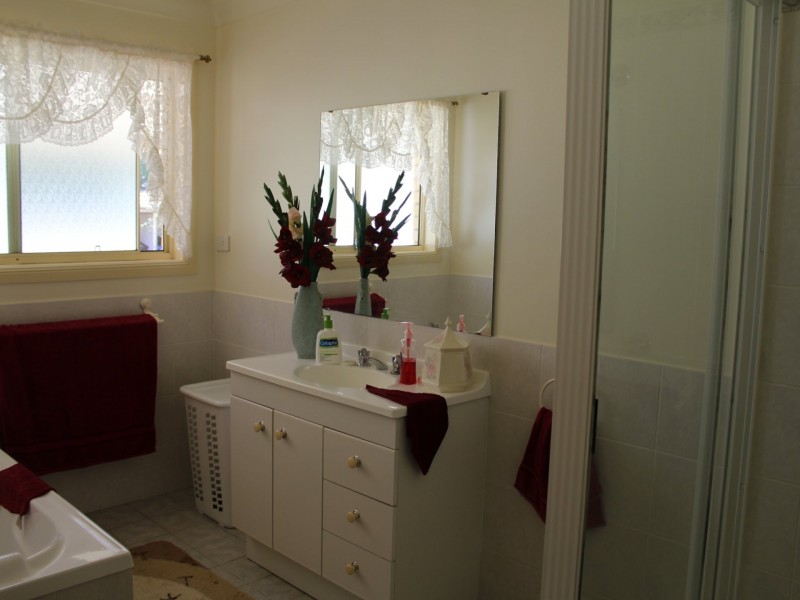 151 Whitmore Rd, Glen Innes NSW 2370