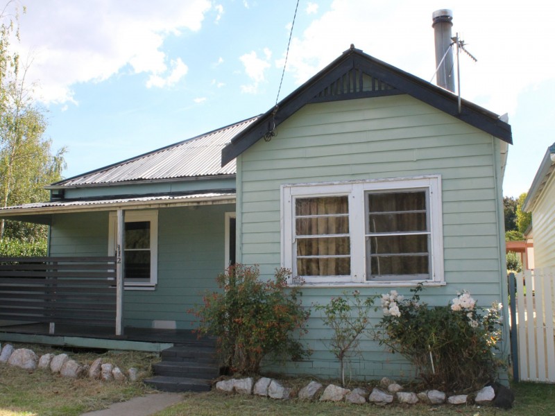 112 West Ave, Glen Innes NSW 2370