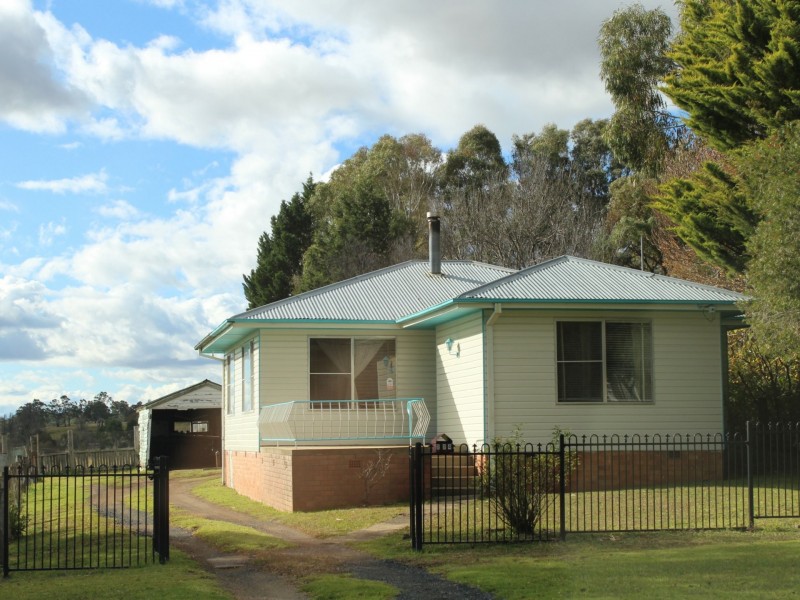 224 Meade Street, Glen Innes NSW 2370