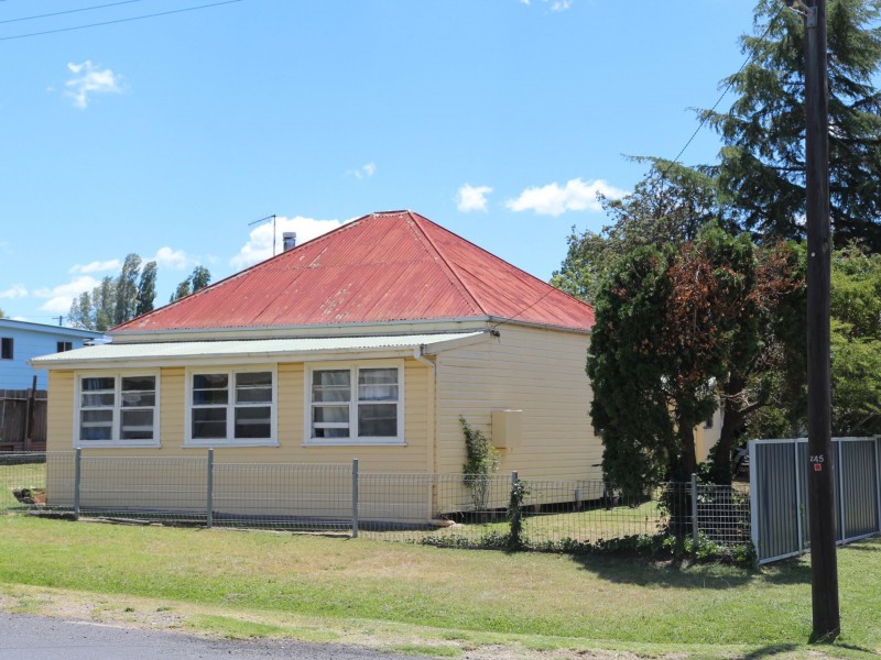 12 Oliver Street, Glen Innes NSW 2370