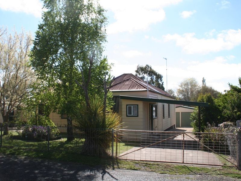 11 Manns Lane, Glen Innes NSW 2370