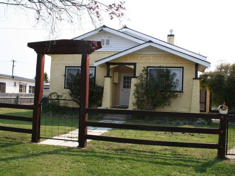 10 Macquarie Street, Glen Innes NSW 2370