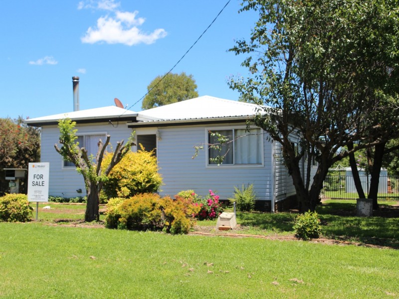 112 Coronation Avenue, Glen Innes NSW 2370