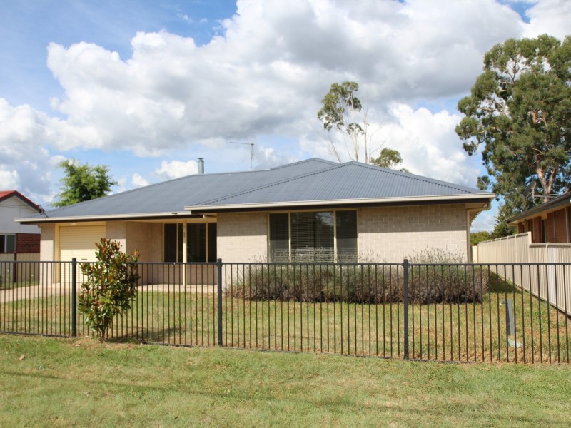 55 Abbott Street, Glen Innes NSW 2370