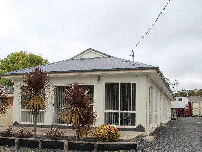 6A Meurant Street, Glen Innes NSW 2370