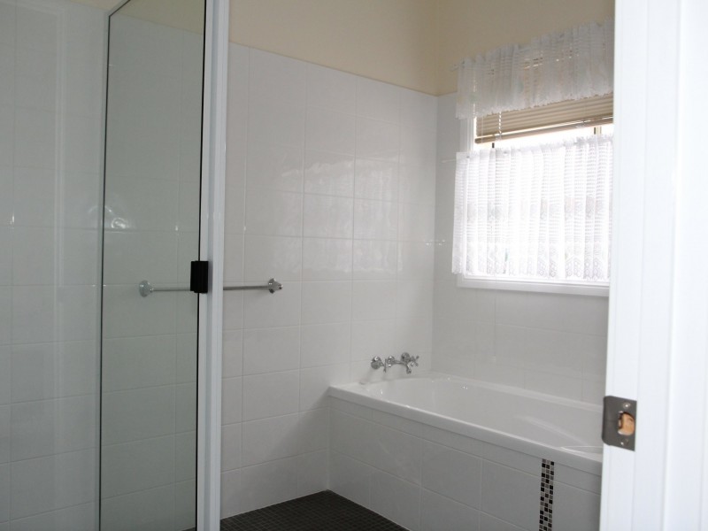 6A Meurant Street, Glen Innes NSW 2370